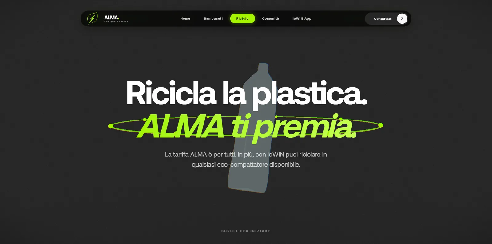 The Recycling page: the 3D bottle behind “Ricicla la plastica. ALMA ti premia.” breaks into particles, then the ALMA coin appears with “Una tariffa semplice.”
