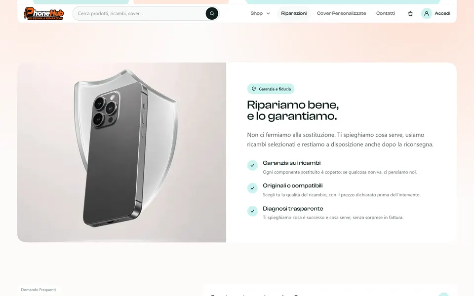 “Ripariamo bene, e lo garantiamo.” con un telefono davanti a uno scudo e tre impegni: garanzia sui ricambi, originali o compatibili, diagnosi trasparente